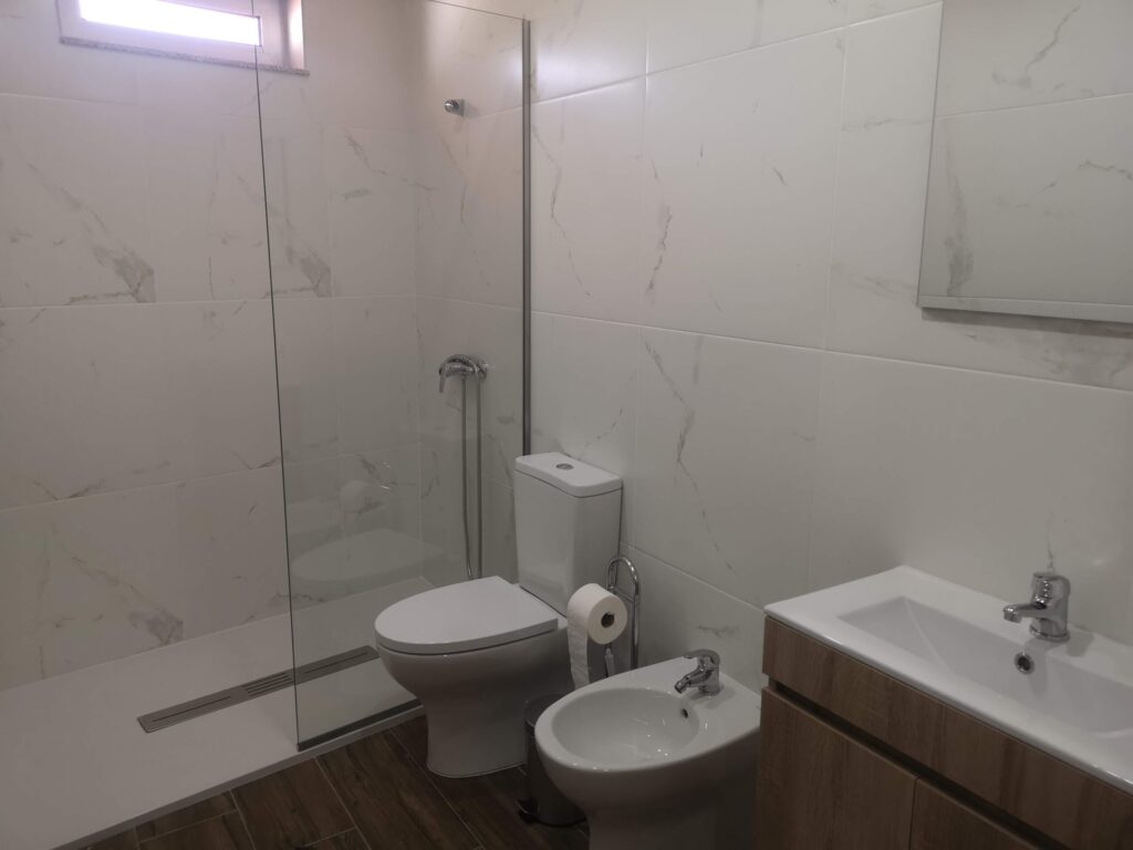 Suite 8 — casa de banho